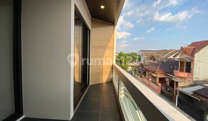 RUMAH MEWAH SIAP HUNI KALIURANG KM 8 DEKAT KAMPUS UGM KOTA JOGJA