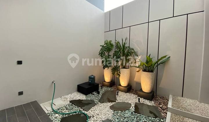 RUMAH MEWAH SIAP HUNI KALIURANG KM 8 DEKAT KAMPUS UGM KOTA JOGJA