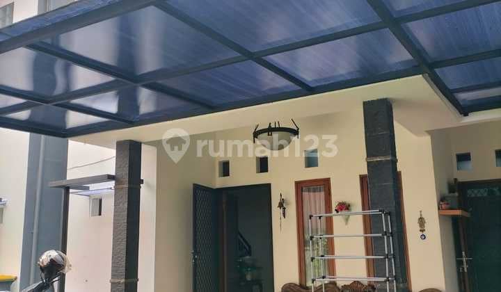 Disewakan Rumah 2 Lantai, 3 Kmr Tdr & 4 Kmr Mandi di Beji Depok