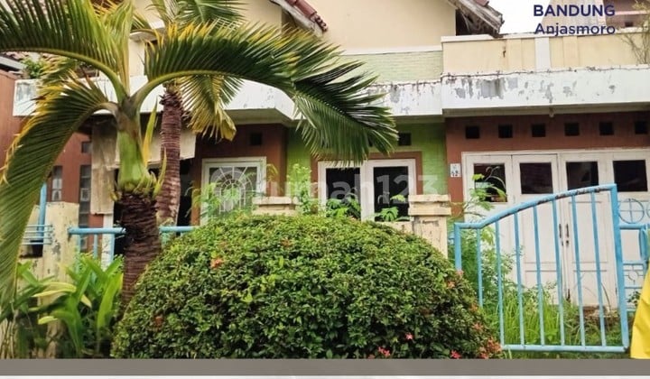 Dijual Rumah Hitungan Tanah di Graha Padma, cluster Anyelir, Semarang Barat Dijual Rumah Hitungan Tanah di Graha Padma, cluster Anyelir, Semarang Barat