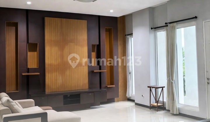 Disewakan Rumah 2 LT Furnish Bukit Sari Raya