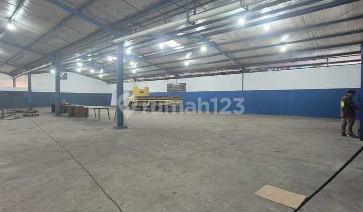 Rented Warehouse - 2 Doors