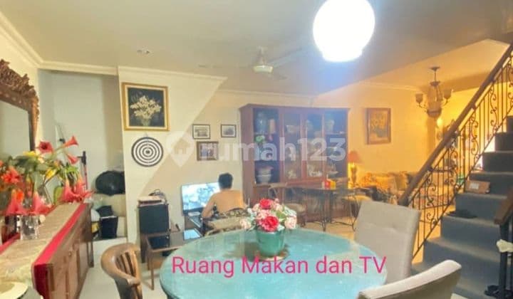 Dijual rumah bagus turun harga di Grogol Jakarta Barat.