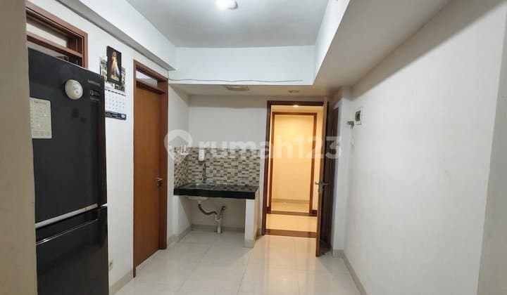 2BR Corner Green Park View - Price 290 Million, Low Floor, Suitable for Living & Investment!