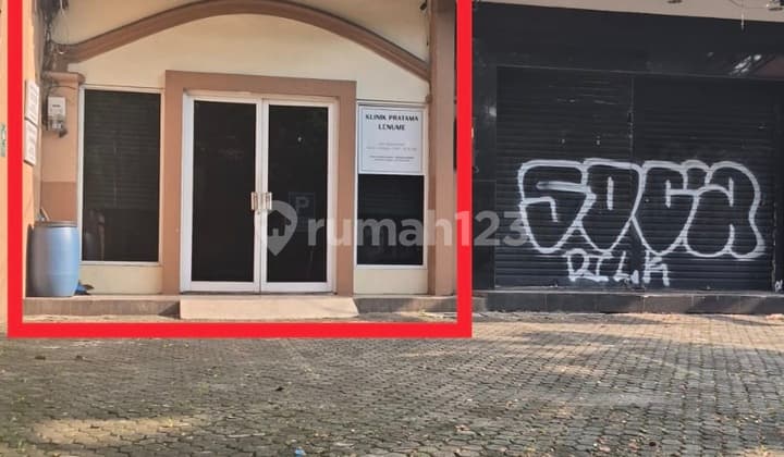 Sewa Ruko Depan Pasar Puri Indah - Posisi Emas, Parkiran Luas & Ramai Setiap Hari!