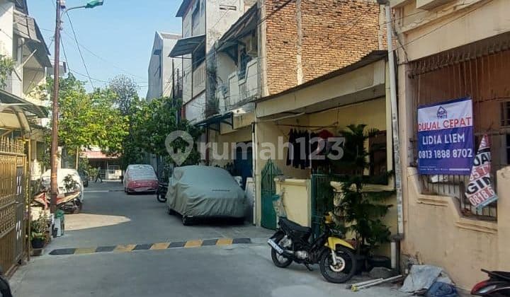 House on Permata Cengkareng Street, 1.05m 3 Floors, Suitable for Boarding House, Good SHM, West