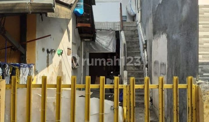 Rumah 4 kamar kost di Jatipulo palmerah HGB Butuh Renovasi Barat