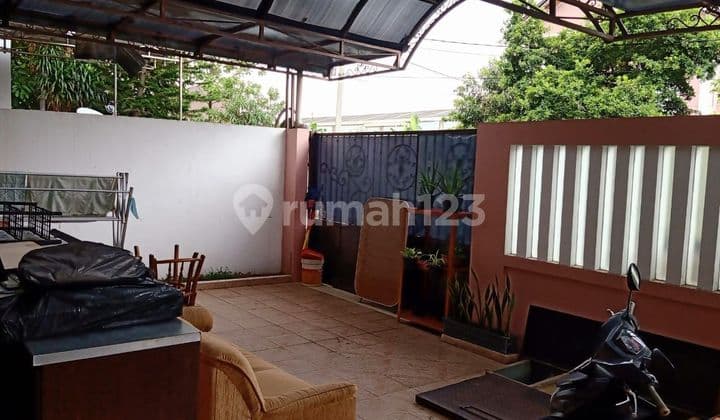 Rumah Cantik dijual cepat Permata Taman Palem 3 Lantai HGB Bagus Barat Laut