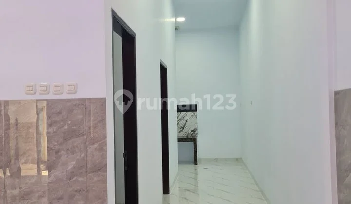 Mewah, Lantai Granit, Rumah Cantik Siap Huni di Cengkareng, Nego! Mewah, Lantai Granit, Rumah Cantik Siap Huni di Cengkareng, Nego!