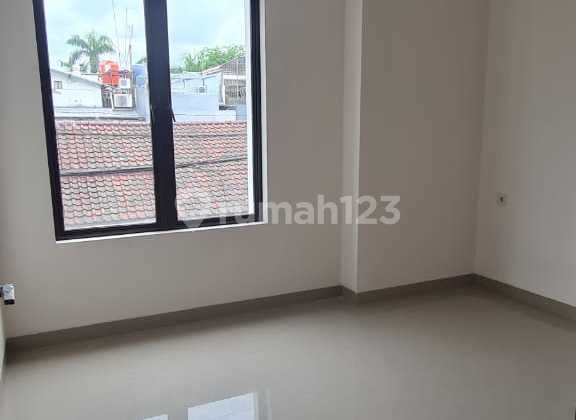 Eksklusif! Rumah 3 Lantai Baru Bangun di Citra 1 Kalideres Eksklusif! Rumah 3 Lantai Baru Bangun di Citra 1 Kalideres