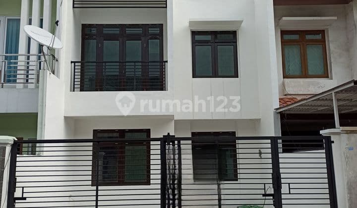 Dijual murah rumah di Daan Mogot baru,lokasi strategisharga nego.