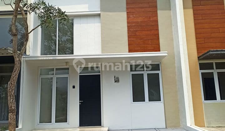 Dijual murah rumah bagus di Serpong Lagoon,harga nego,lokasi oke