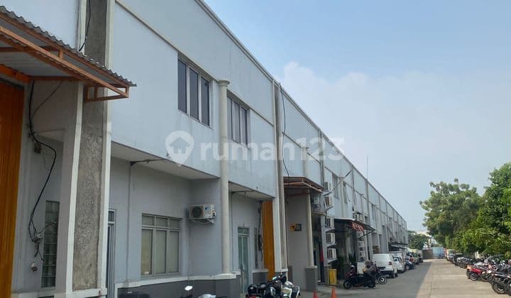 Cheap Warehouse for Rent 300M2 in Tangerang City, Price Negotiable