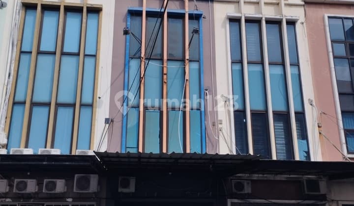 Disewakan Murah Ruko 4 Lantai di Daan Mogot Baru Lokasi Strategis