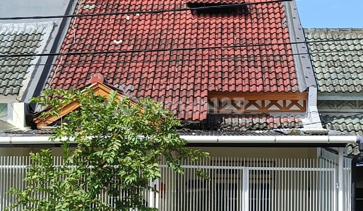 Dijual Rumah 108m2 Taman Surya Harga Nego Lokasi Strategis