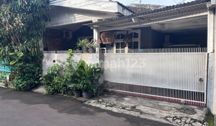 Dijual Murah Rumah 112M2 di Villa Japos Lokasi Bagus Harga Nego