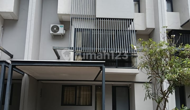 Dijual Rumah 3 Lantai di Tabebuya Bsd Lokasi Bagus Harga Nego