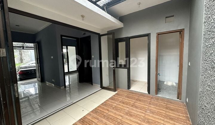 Rumah Cantik Siap Huni Di Graha Raya Lokasi Strategis