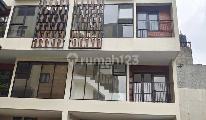 Dijual Rumah Eksklusif Baru Bagus di Seminyak Residence Pancoran Jakarta Selatan SHM