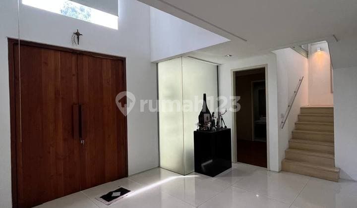Dijual Rumah Mewah Bagus di Kemang SHM
