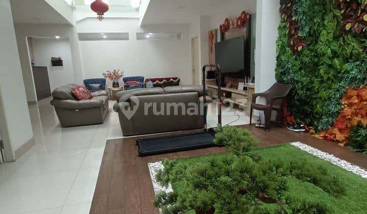 Dijual Rumah bagus full Furnish jalan Rosela Wijaya Kusuma Grogol Petamburan SHM 5 Lantai