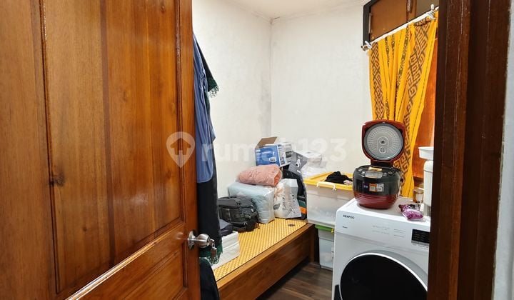 Dijual Apartemen Gajahmada. 3 Kamar Tidur HGB Strategis Dekat MRT