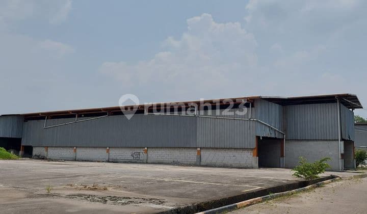 For sale: Former lightweight brick factory in West Balaraja, Tangerang