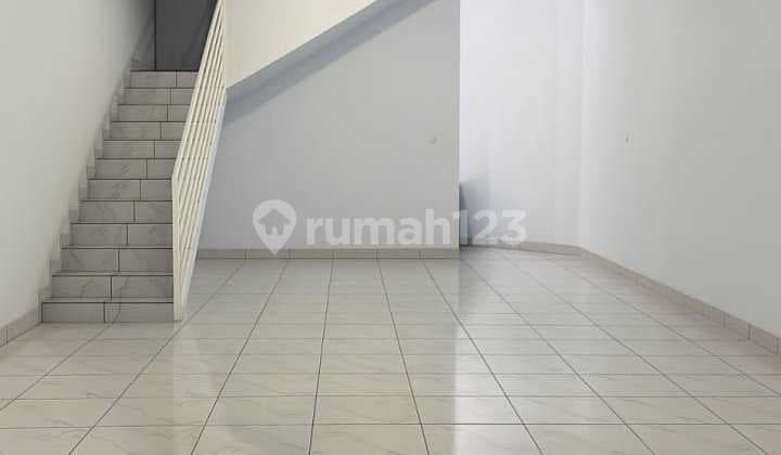 For Rent, Strategically Located Shop House in Poris, Tangerang