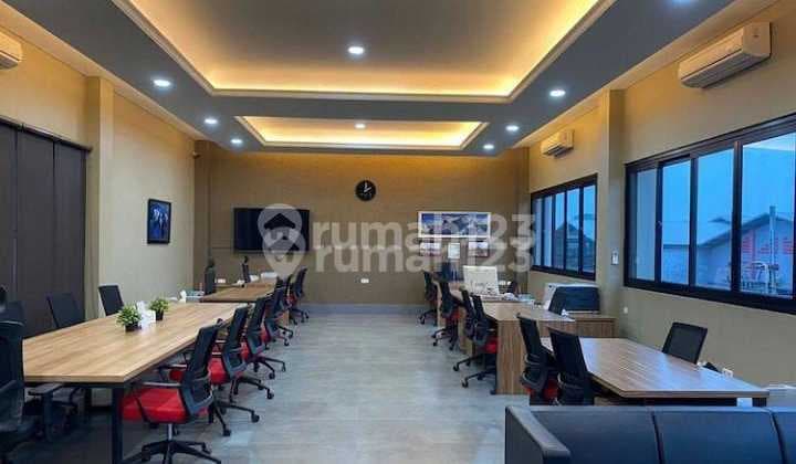 Disewakan Gudang Gandeng dan Kantor Mewah Full Interior dan Tidak Banjir Siap Pakai