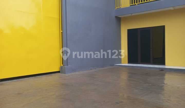 Disewakan Gudang di Kavling Dpr Blok C Cipondoh. Luas 800M