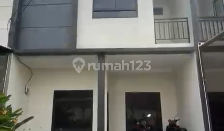 Takeover Loan for Beautiful House in Pamulang, Ready to Occupy. Two-Story House, Ready to Move In, Only 1 Unit Left. Grab It.