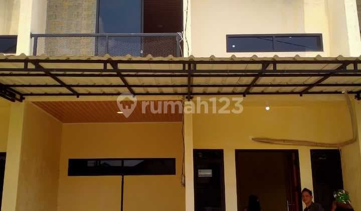 Over Kredit Rumah Siap Huni 2lantai Lokasi Strategis Siap Huni Asri