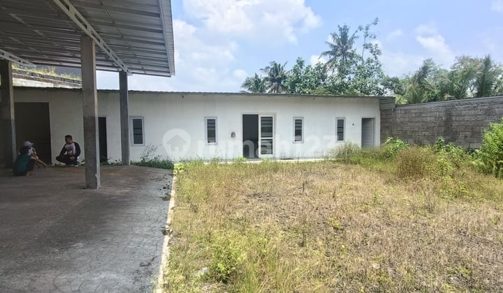 Gudang Hitung Tanah Di Jalan Propinsi Tasikmalaya