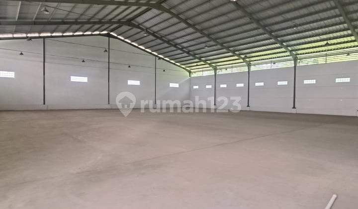 Gudang Siap Pakai Dijalan Propinsi Tasikmalaya
