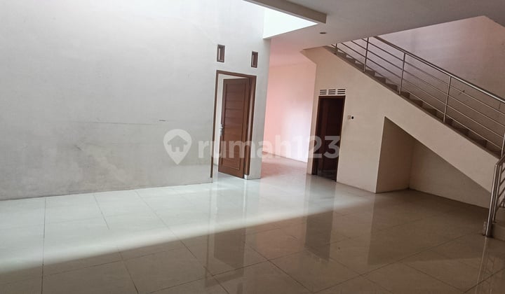 Rumah Cantik Di Perumahan Pusat Kota Tasikmalaya