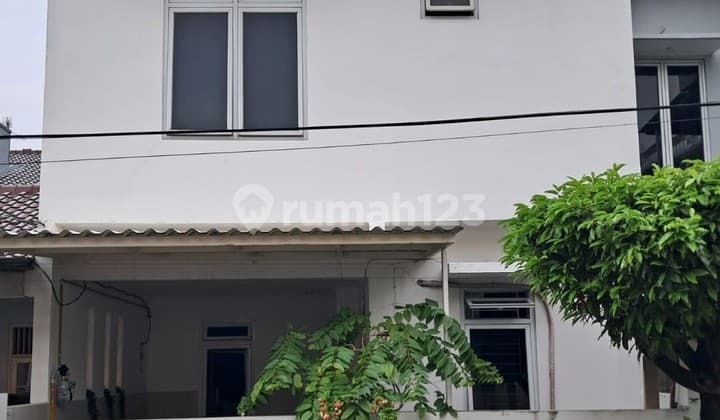 Rumah 2 Lantai Dijual Murah Furnished di Sektor 4 Bintaro Jaya Am-16523