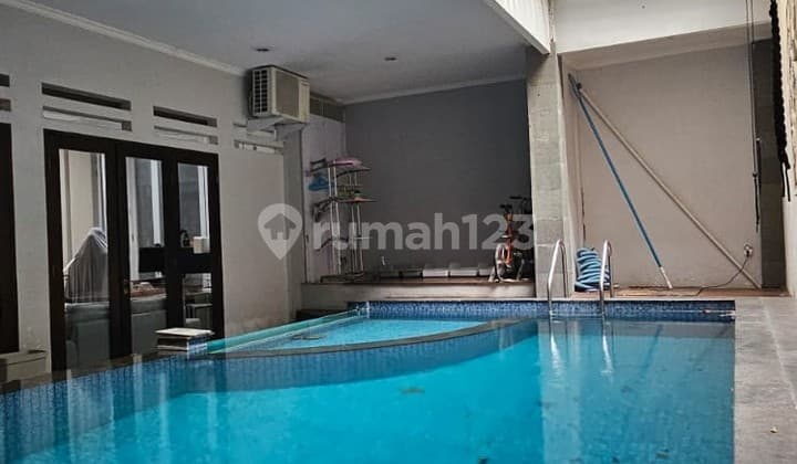Rumah 3 Lantai 600 M² Ada Kolam Renang di Senayan Bintaro Lr-17250