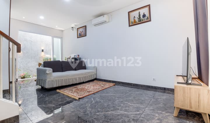Smart Modern Home 3 Lantai U House Bintaro SHM Turun Harga Bs-17075