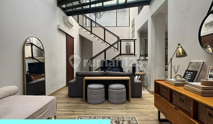 Hot Sale! Rumah Besar Full Fasilitas di Sektor 9 - Siap Huni Tanpa Ribet Ny-17621