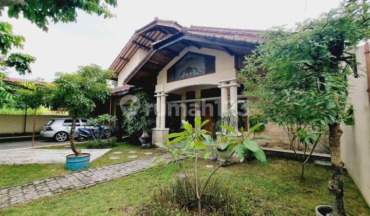 2 Story Comfortable Spacious House Facing 2 Roads in Laweyan Surakarta