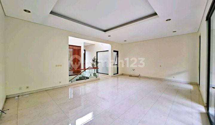 Hunian Minimalis Modern Siap Huni di Cisatu Ciumbuleuit Bandung ( Harga Nego )