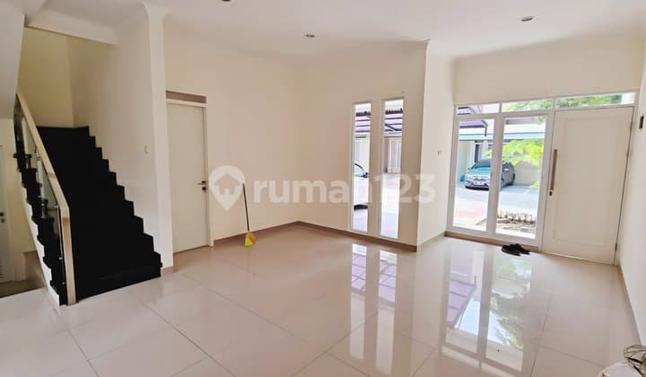 Hunian Minimalis Modern di Cluster Gegerkalong Bandung ( Harga Nego )