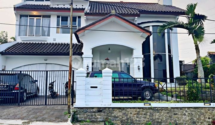 Hunian Eksklusif Bergaya American Classic di Kawasan Elite Setiabudi Bandung