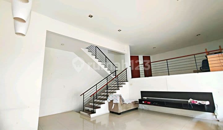 Perumahan Sayap Pasteur - Minimalis 2 Lantai Siap Huni - Cocok Untuk Kantor / Tinggal ( Harga Nego )