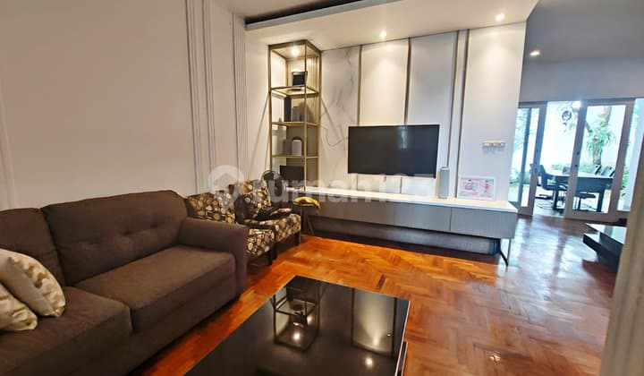 Hunian Minimalis Fully Furnished di Setraduta Residence ( Harga Nego )