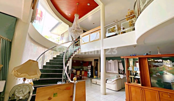 Rumah Dengan Halaman Luas Siap Huni Di Babakan Jeruk Sayap Pasteur Bandung