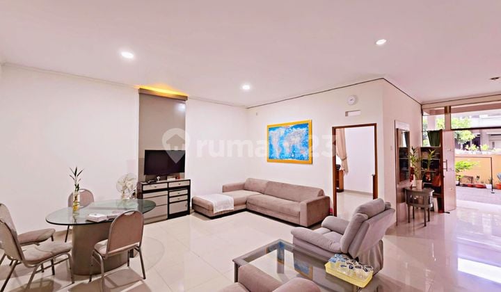 Perumahan Batununggal - Bangunan Bagus Taman Depan & Belakang Siap Huni - Turun Harga Jual Cepat ( Full Furnished )