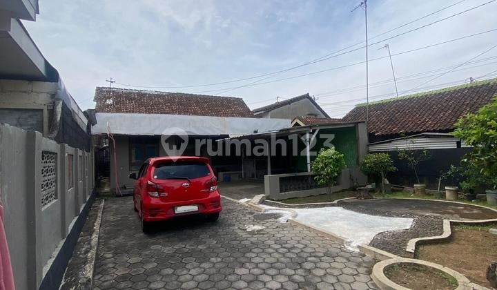 Rumah dengan Halaman Luas di Ungaran Barat