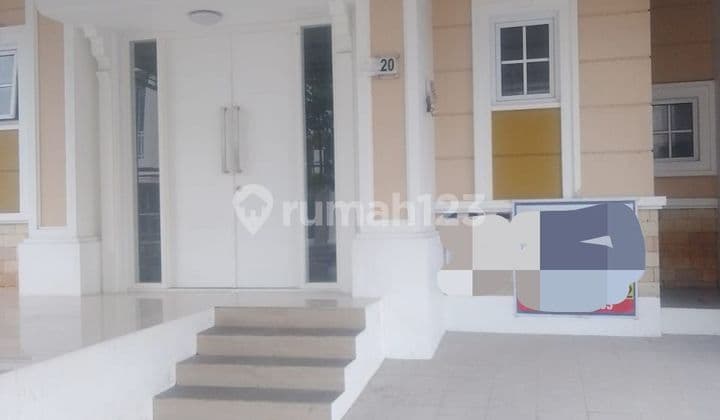 Rumah 2 lantai di Perum Paramount Village