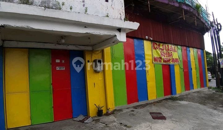 Rumah Besar Kokoh Di Pedurungan Tengah